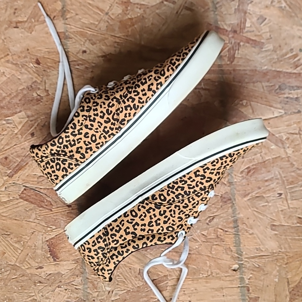 Leopard Print VANS with White Laces - Picture 4 of 8